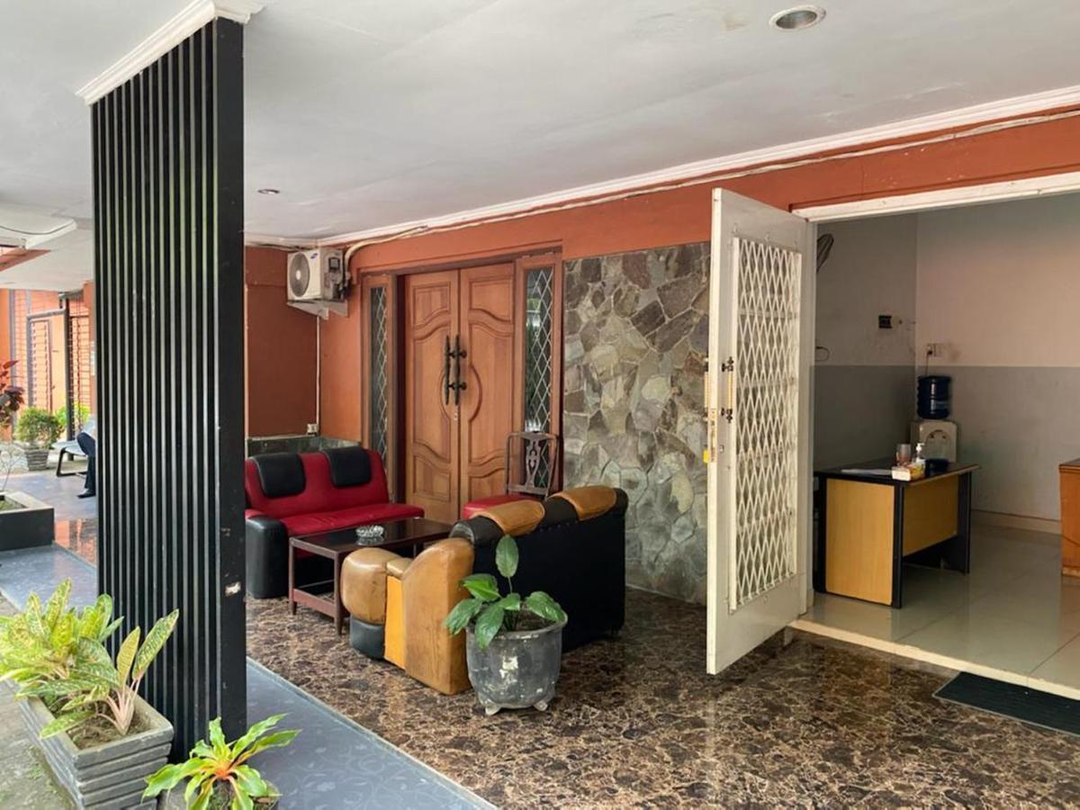 Djaboerigin Mongonsidi Guest House Redpartner Medan Eksteriør billede