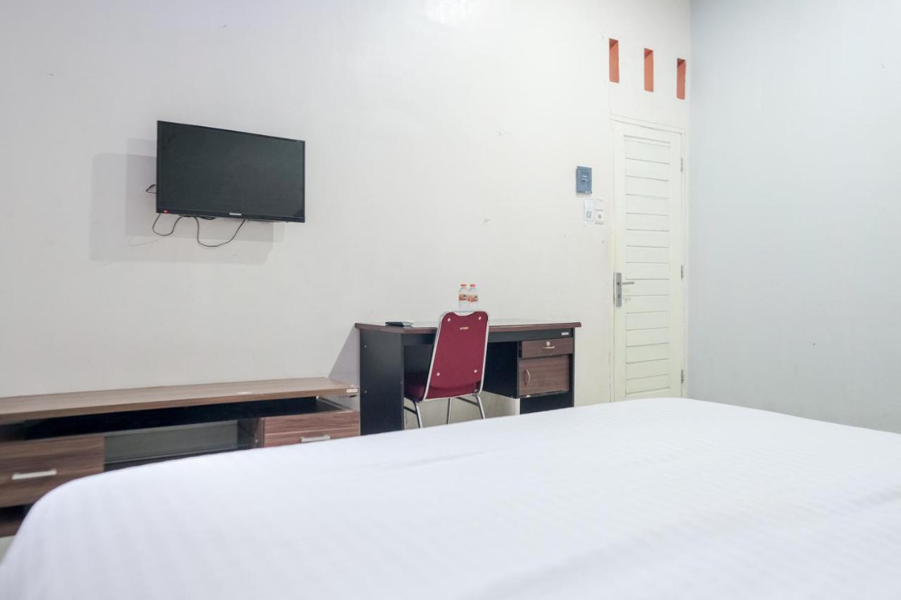 Djaboerigin Mongonsidi Guest House Redpartner Medan Eksteriør billede