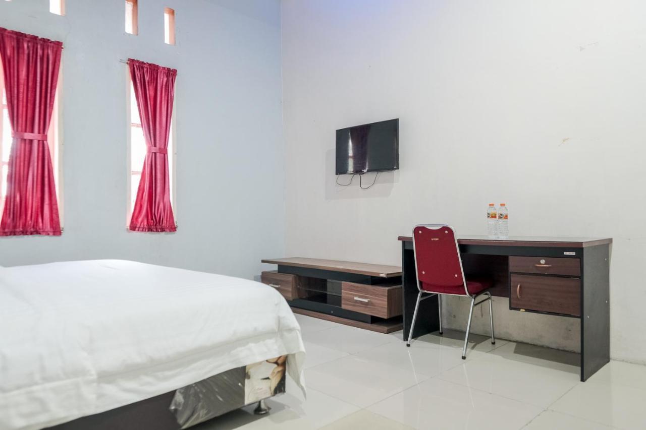Djaboerigin Mongonsidi Guest House Redpartner Medan Eksteriør billede